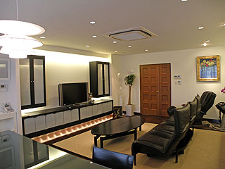 ���r���O